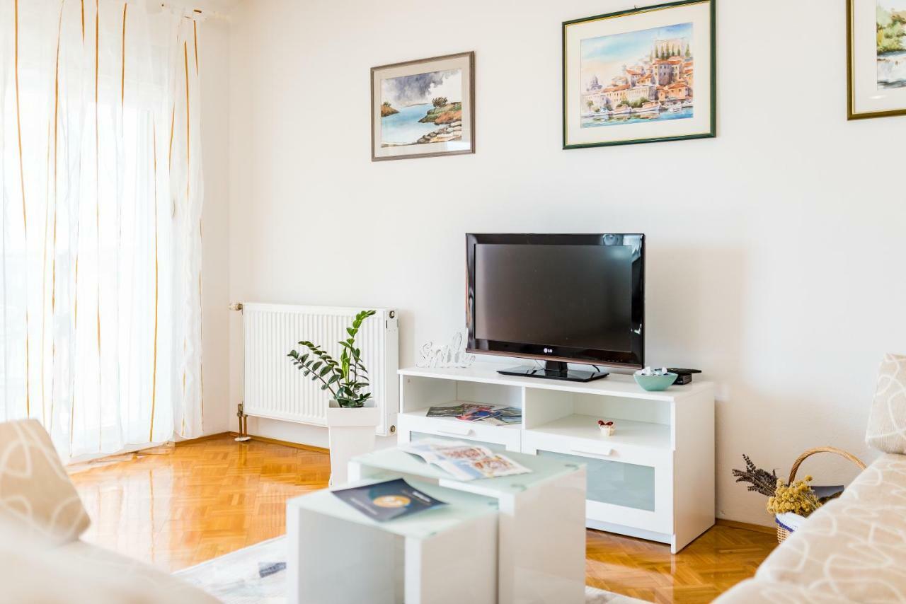 Apartment Anamarija With Sea View Sibenik Ngoại thất bức ảnh