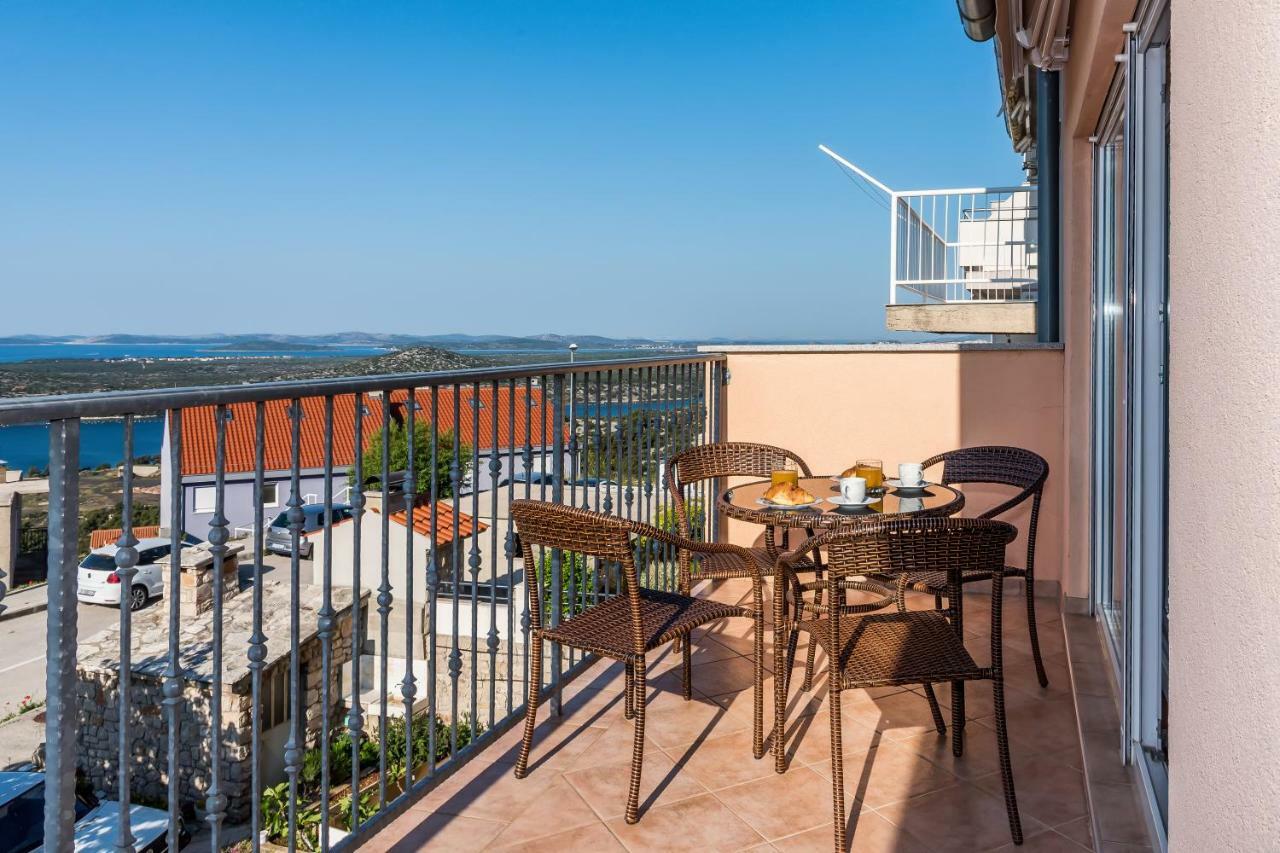 Apartment Anamarija With Sea View Sibenik Ngoại thất bức ảnh